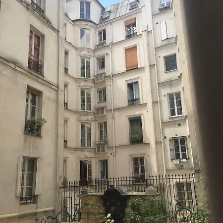 Sur Cour * Parigi